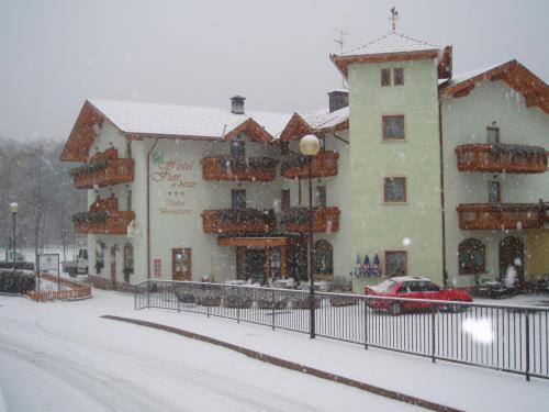Hotel Fior Di Bosco Giovo Eksteriør billede