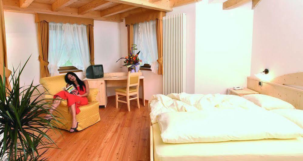 Hotel Fior Di Bosco Giovo Eksteriør billede